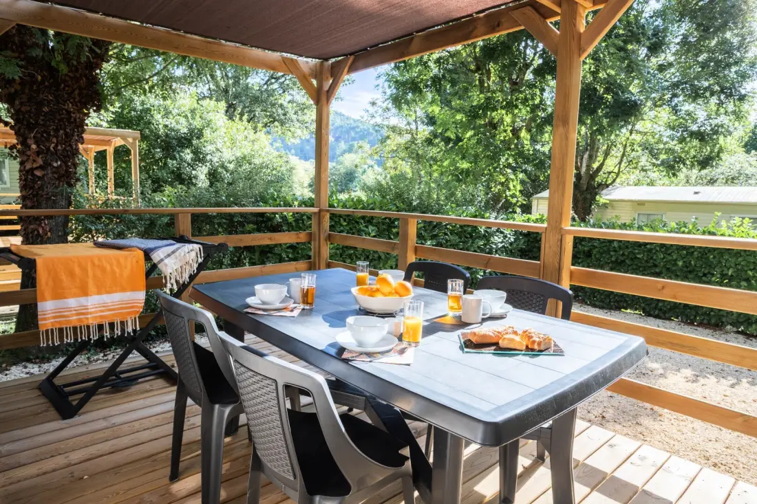 Camping maeva Escapades du Château de l'Hom 4 étoiles★★★★