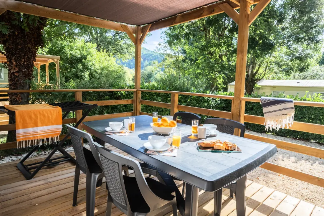 Camping maeva Escapades du Château de l'Hom 4 étoiles★★★★