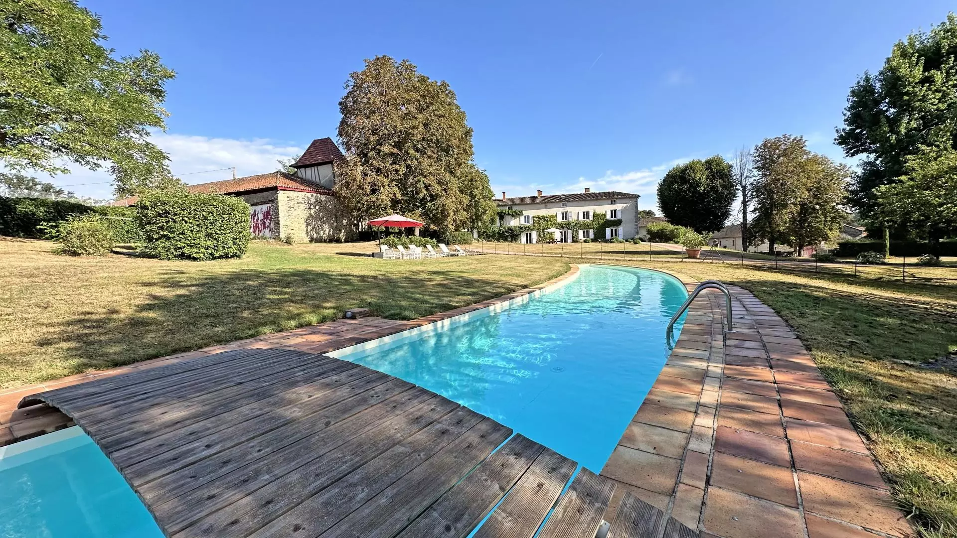 Gîte De France Domaine De Gensignac 4 Épis - - Sereilhac - 1