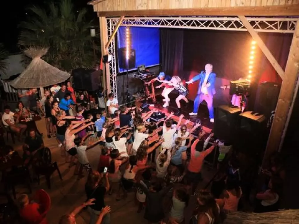 Camping Bleu Marine   4 étoiles★★★★