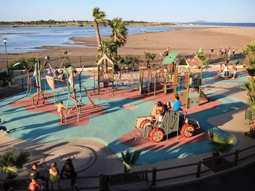 Camping Bleu Marine   4 étoiles★★★★