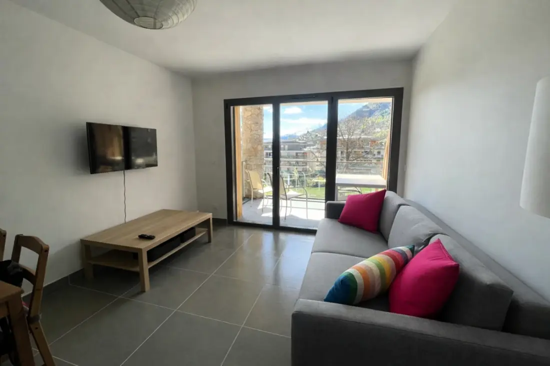 Appartement Avec Balcon, Wifi Et Garage à Briançon