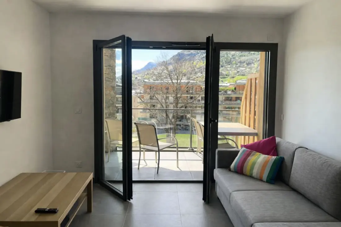Appartement Avec Balcon, Wifi Et Garage à Briançon