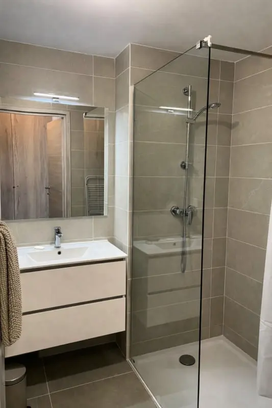 Appartement Avec Balcon, Wifi Et Garage à Briançon
