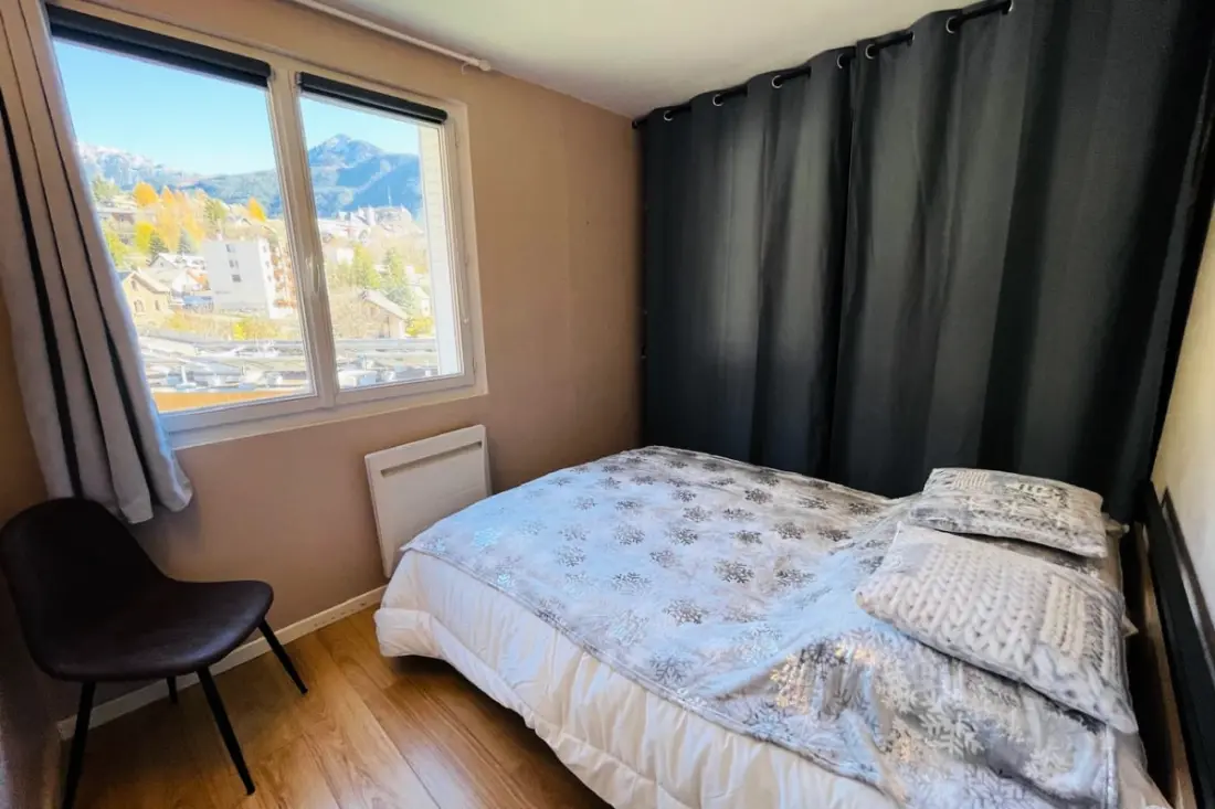 Charmant T3 Avec Balcon Au Coeur De Briançon