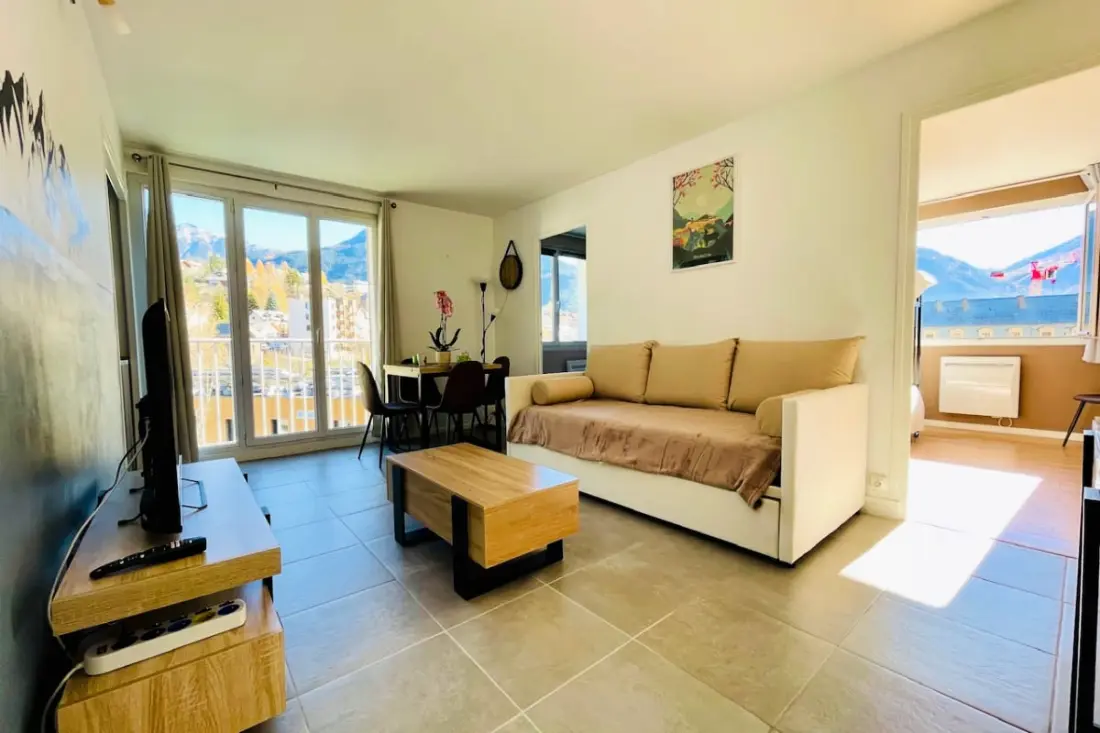 Charmant T3 Avec Balcon Au Coeur De Briançon