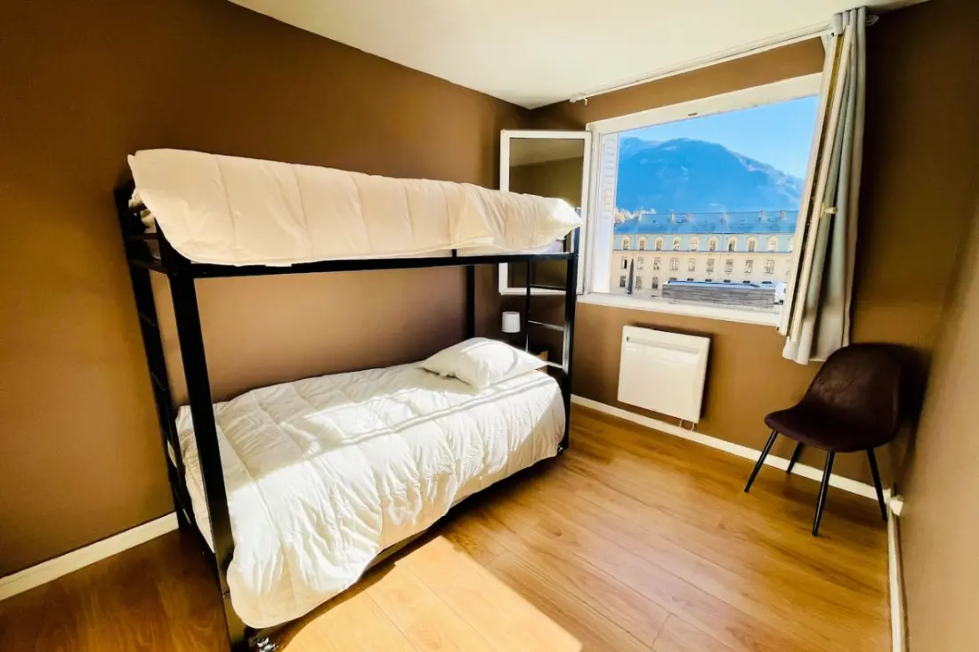 Charmant T3 Avec Balcon Au Coeur De Briançon