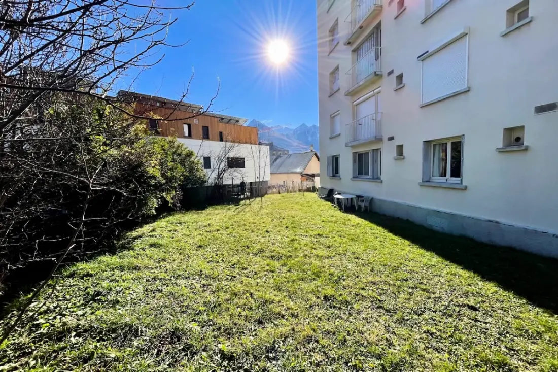 Charmant T3 Avec Balcon Au Coeur De Briançon