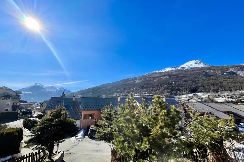 Jolie Maison F4 Avec Loggia à Briançon