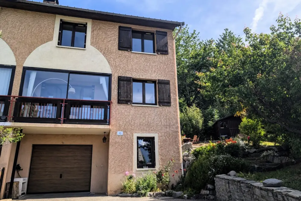 Jolie Maison F4 Avec Loggia à Briançon