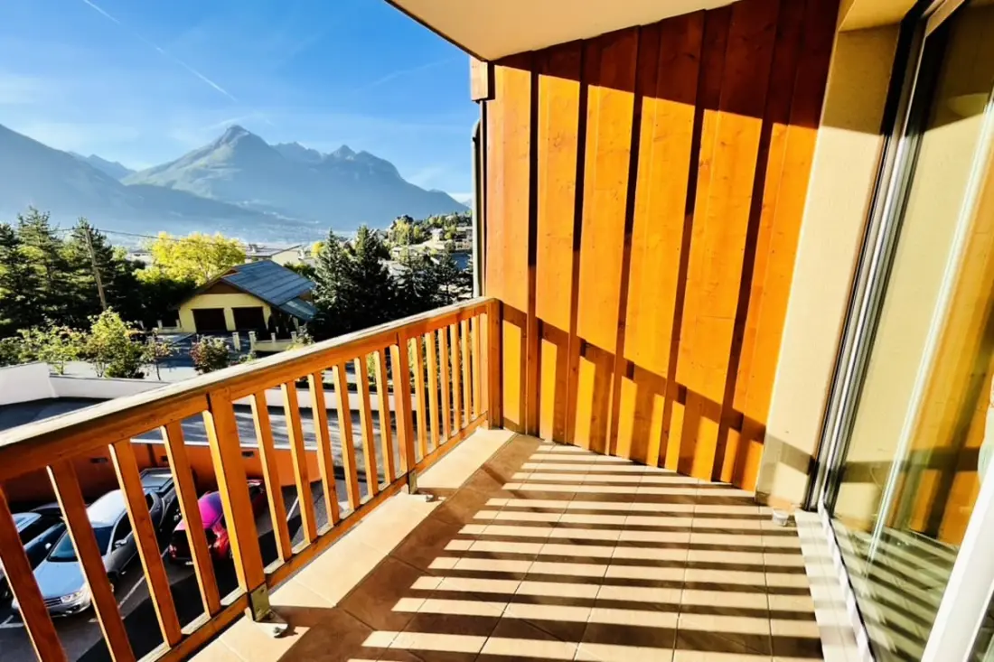 Bel Appt Cosy Avec Balcon à Briançon