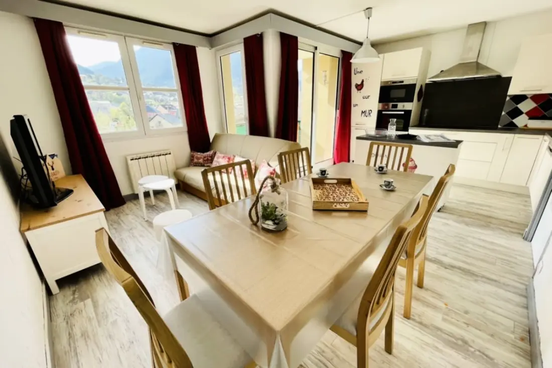 Lumineux 50 M² Avec Balcon Au Centre De Briançon