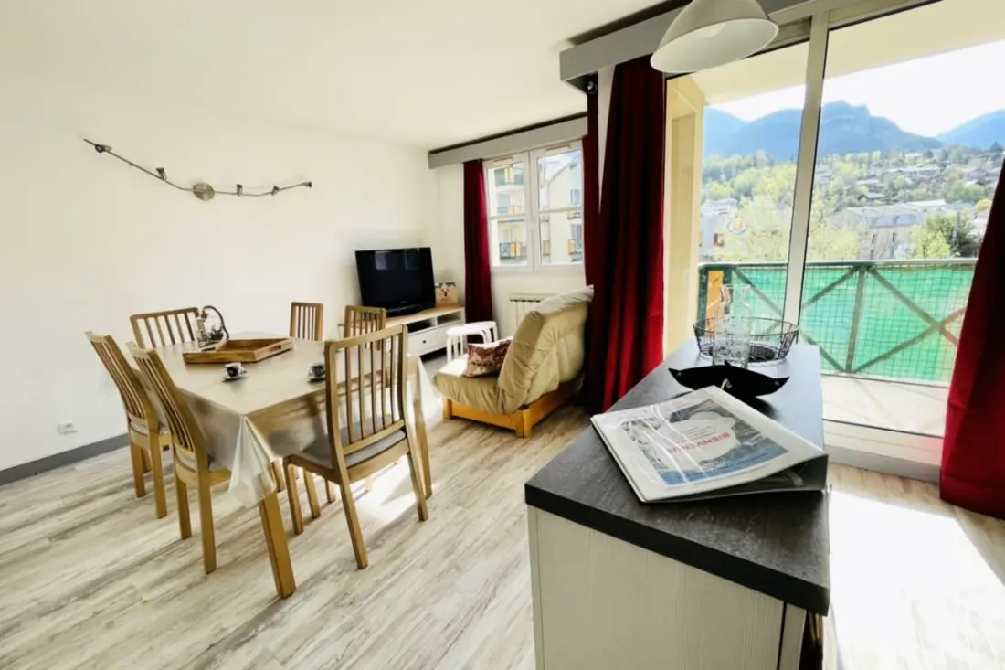 Lumineux 50 M² Avec Balcon Au Centre De Briançon