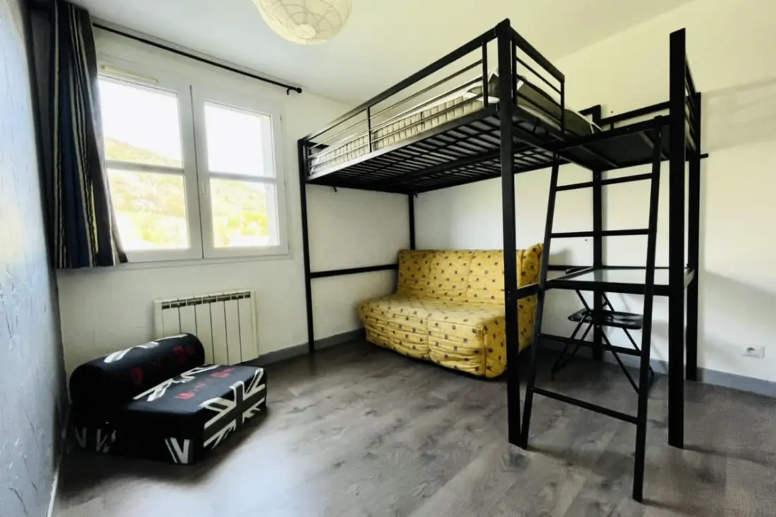 Lumineux 50 M² Avec Balcon Au Centre De Briançon