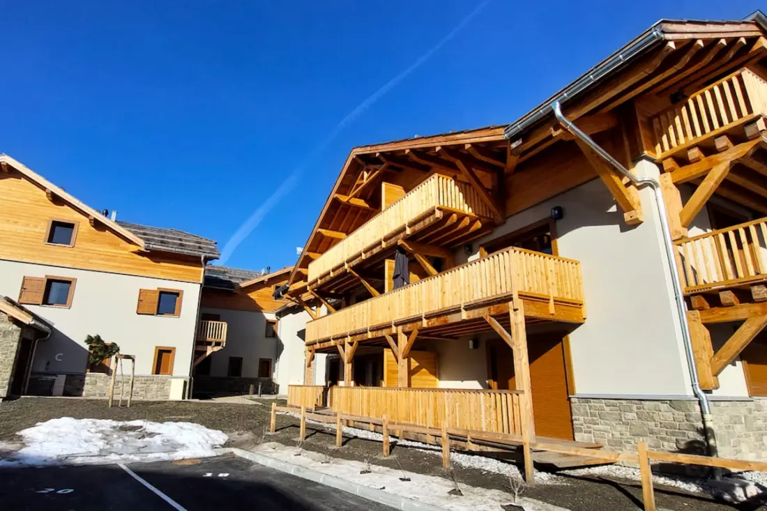 Grand T2 Récent Avec Terrasse : Le Dahu Perché