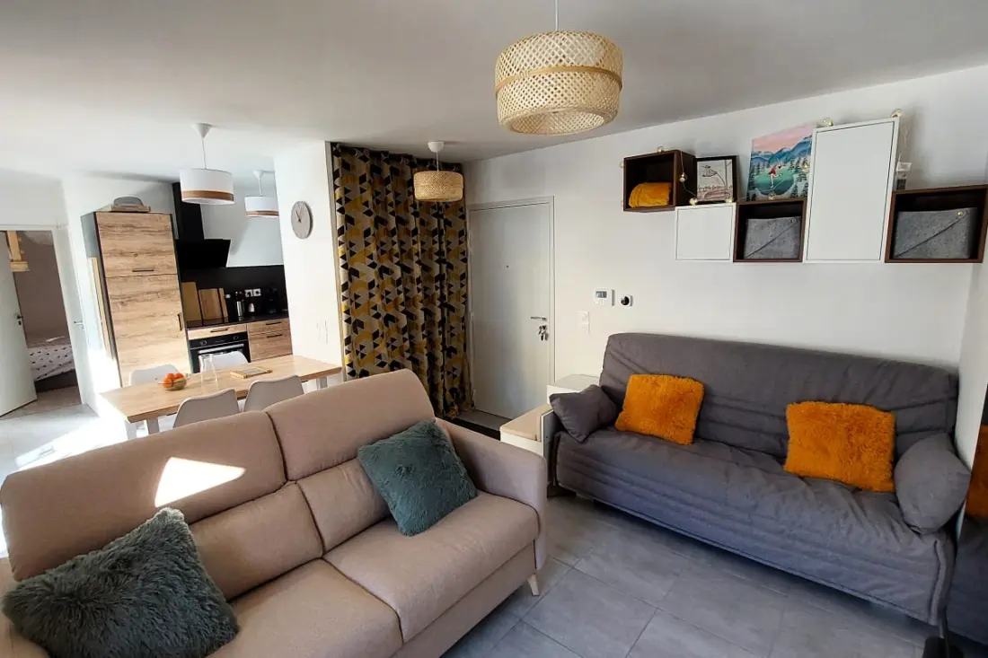 Grand T2 Récent Avec Terrasse : Le Dahu Perché