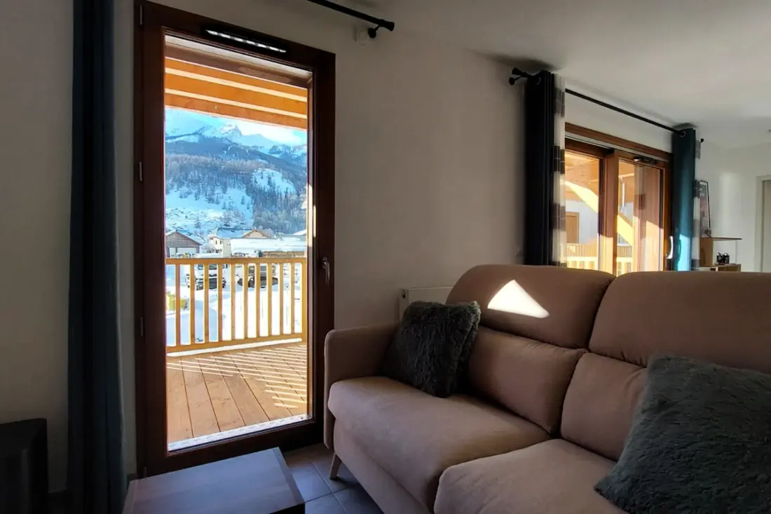 Grand T2 Récent Avec Terrasse : Le Dahu Perché