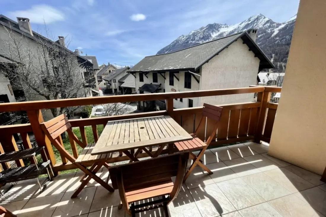 Balcon &amp; Calme Face Aux Cimes