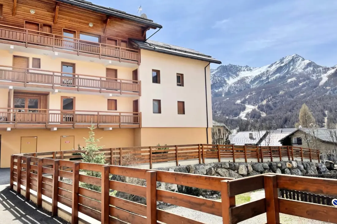 Balcon &amp; Calme Face Aux Cimes