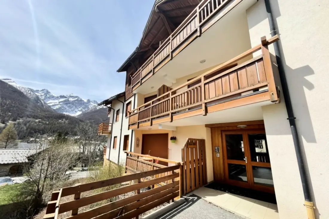 Balcon &amp; Calme Face Aux Cimes