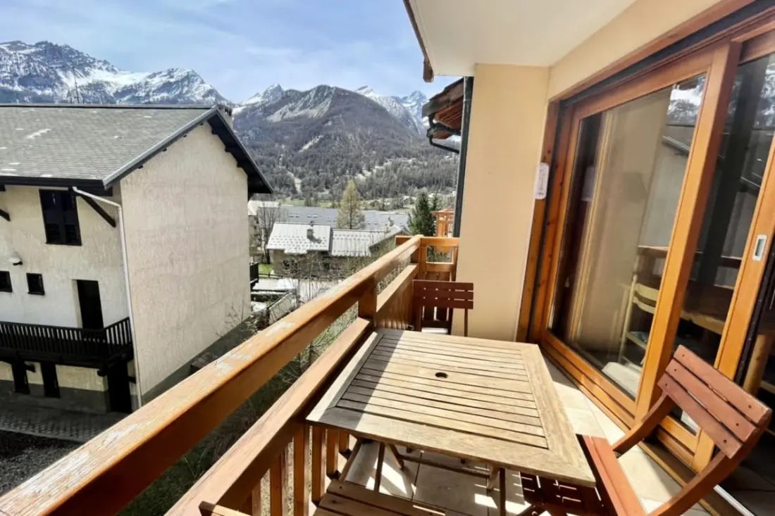Balcon &amp; Calme Face Aux Cimes