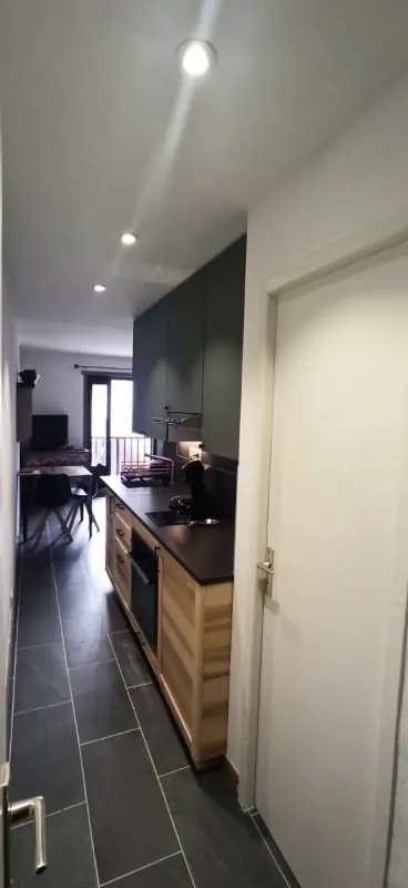 Lumineux 30 M² Avec Balcon  Centre Village