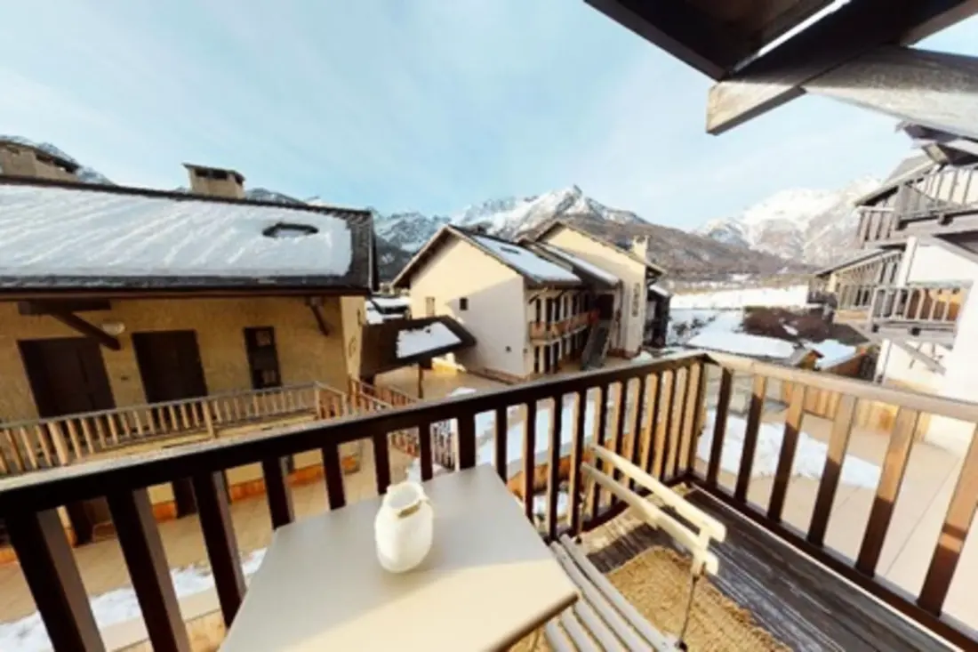 Lumineux 30 M² Avec Balcon  Centre Village