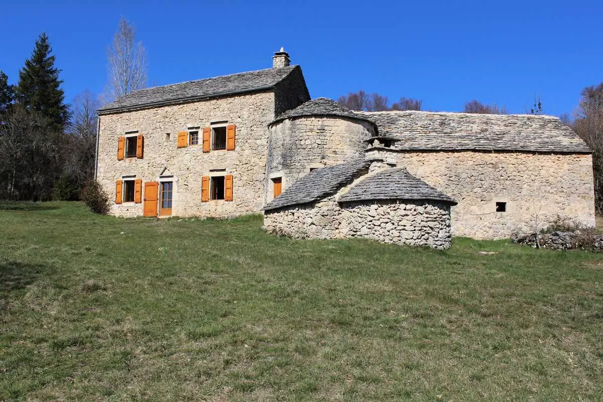 Gîte De France Gîte Du Pigeonnier Causse Méjean 2 Épis - - St Pierre Des Tripiers - 1