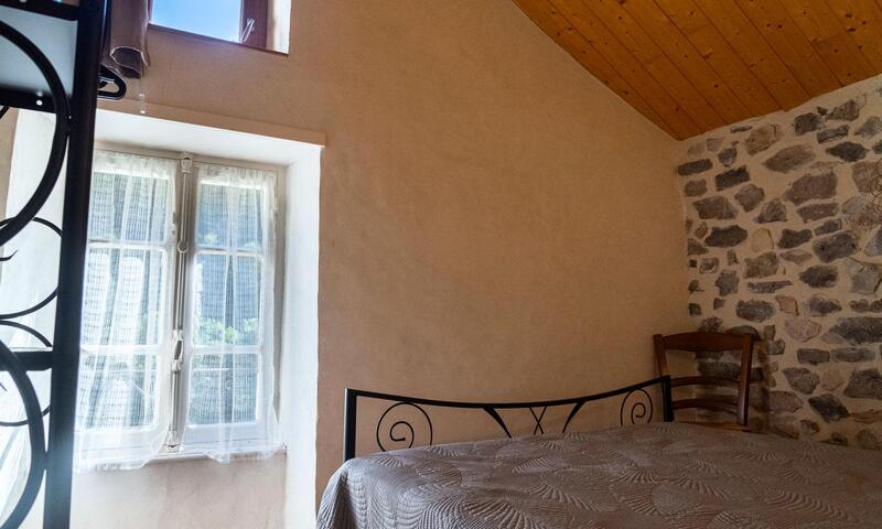 Gîte de France La maisonnette à la caze 2 épis - - St Pierre des Tripiers - 18