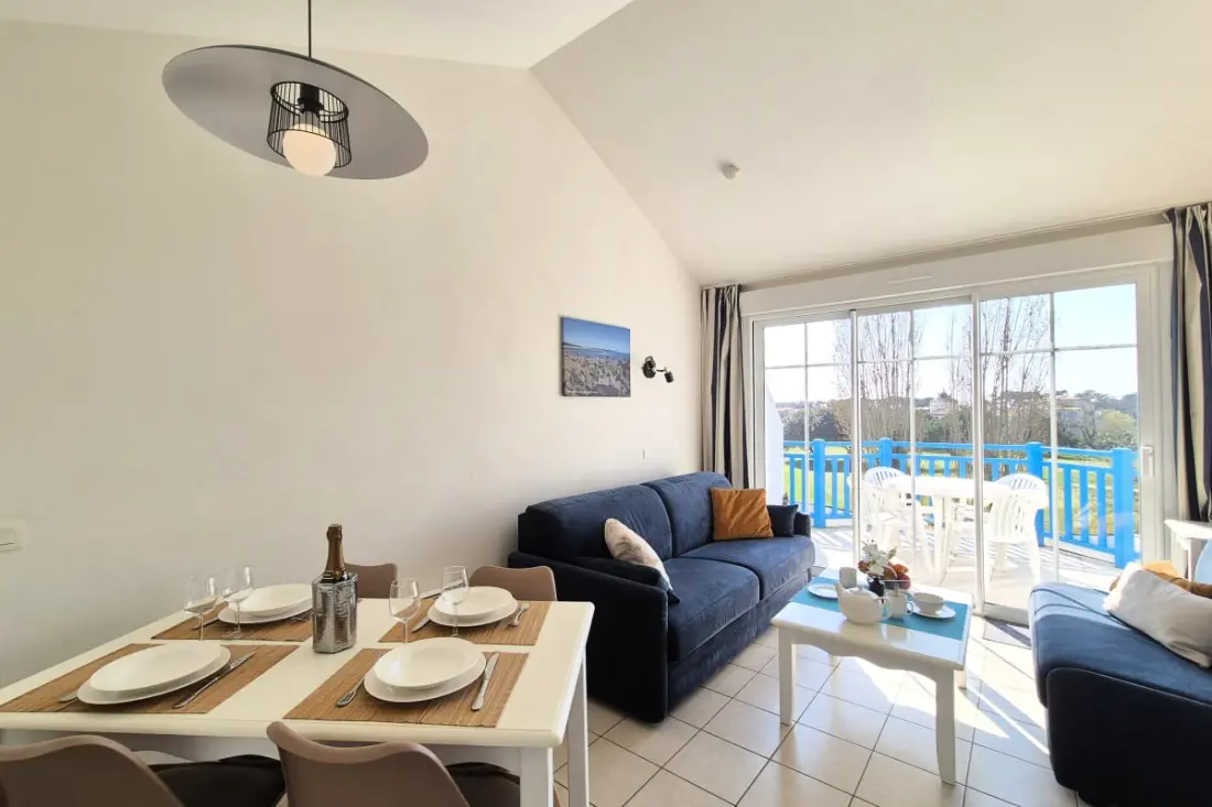"vue Panoramique Sur Le Golf ⛳ | Balcon &amp; Piscine"