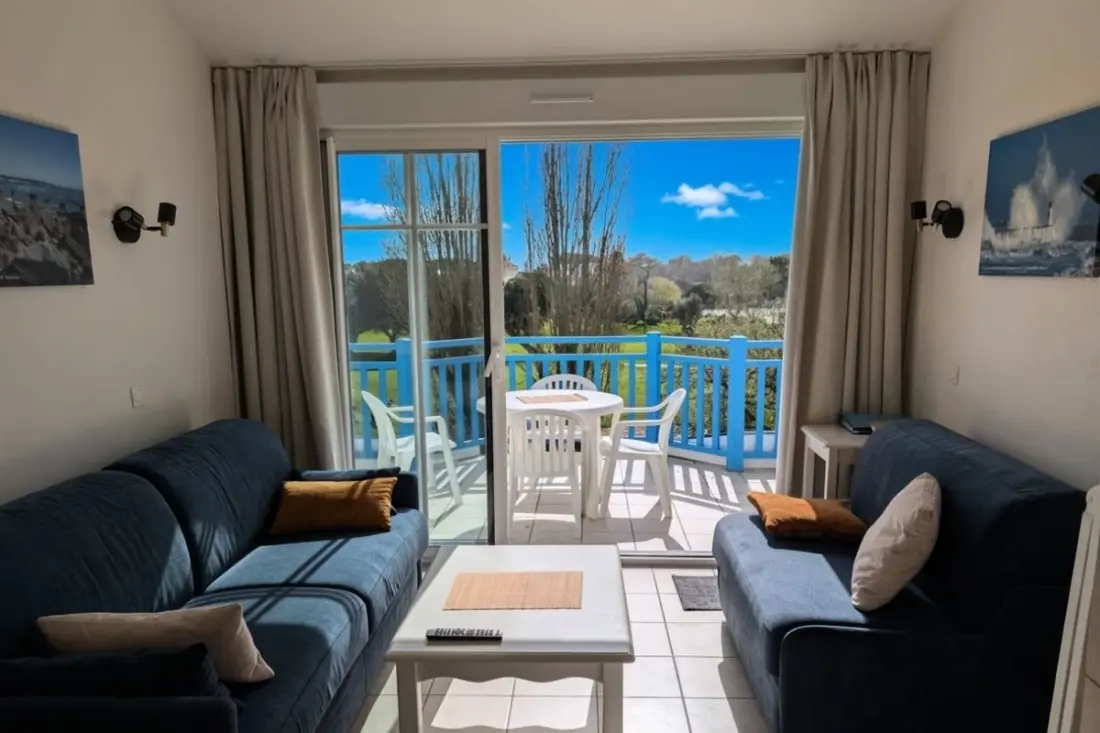 "vue Panoramique Sur Le Golf ⛳ | Balcon &amp; Piscine"