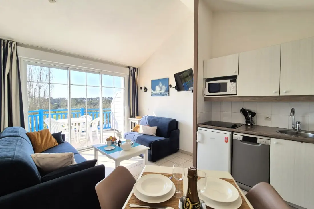 "vue Panoramique Sur Le Golf ⛳ | Balcon &amp; Piscine"