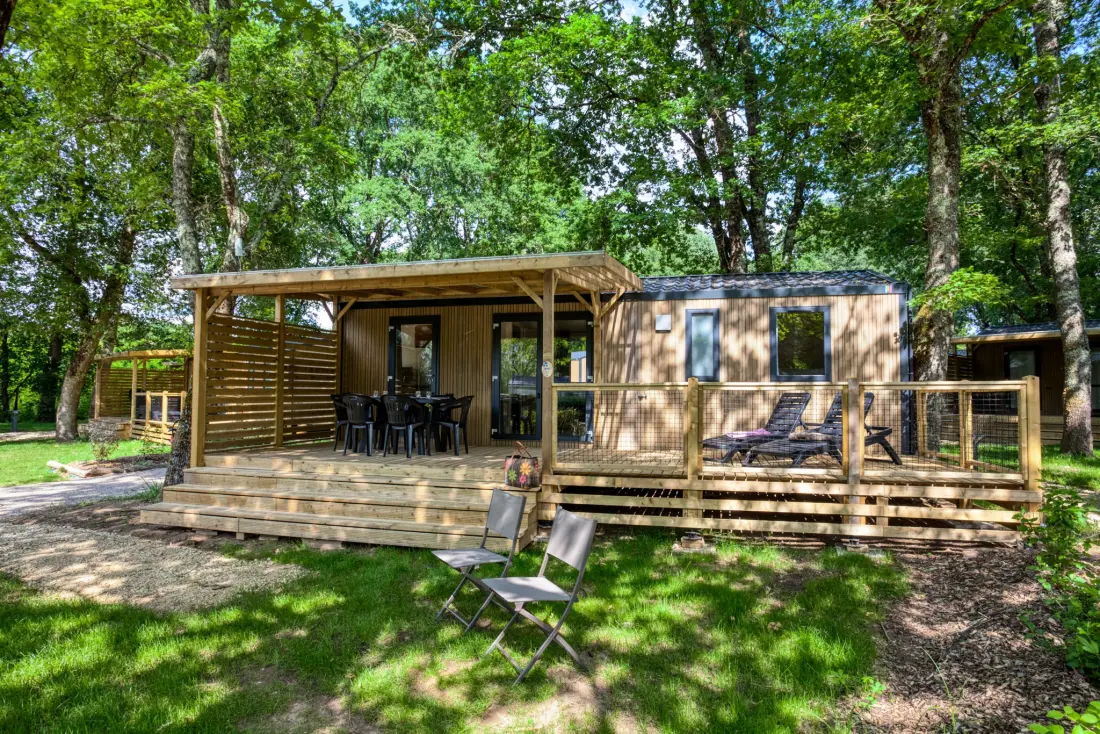 Flower Camping LES BERGES DE LA DORDOGNE 4 étoiles★★★★