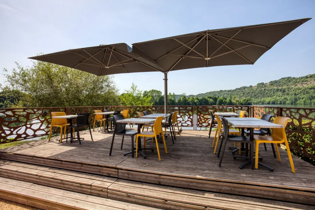 Flower Camping LES BERGES DE LA DORDOGNE 4 étoiles★★★★