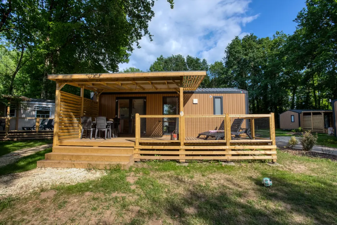 Flower Camping LES BERGES DE LA DORDOGNE 4 étoiles★★★★