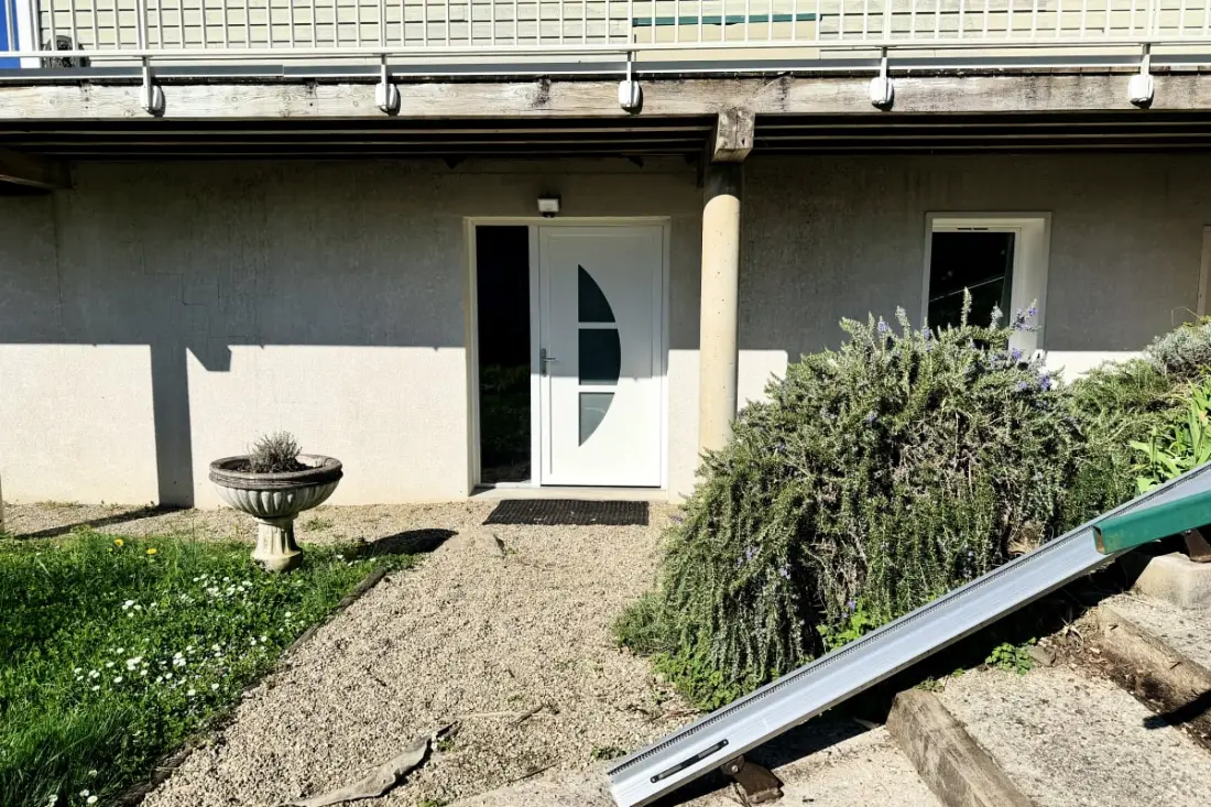 Grand T3 En Rez-de-jardin Tresserve