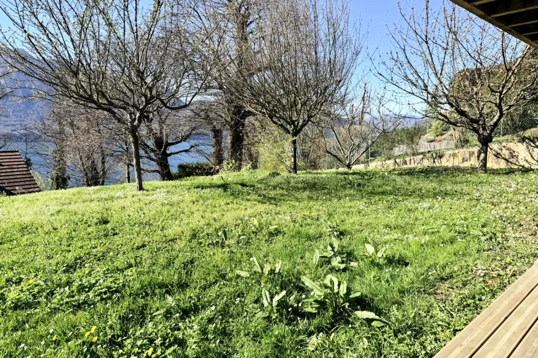 Grand T3 En Rez-de-jardin Tresserve