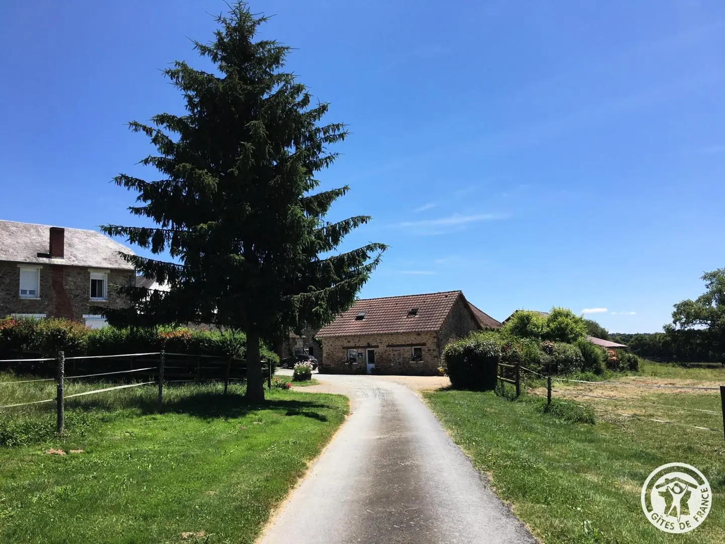 Gîte De France Gîte De La Petite Brunie 3 Épis - - Troche - 1