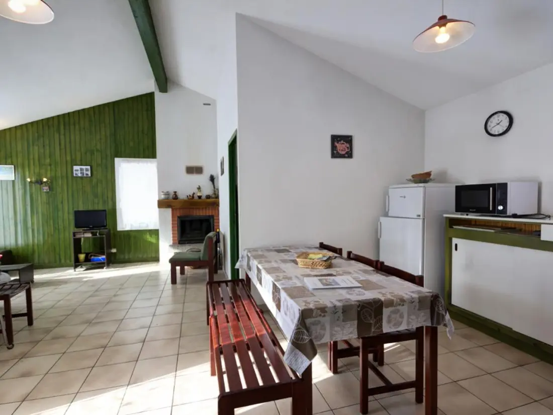 Maison de Vacances USSON-EN-FOREZ 2