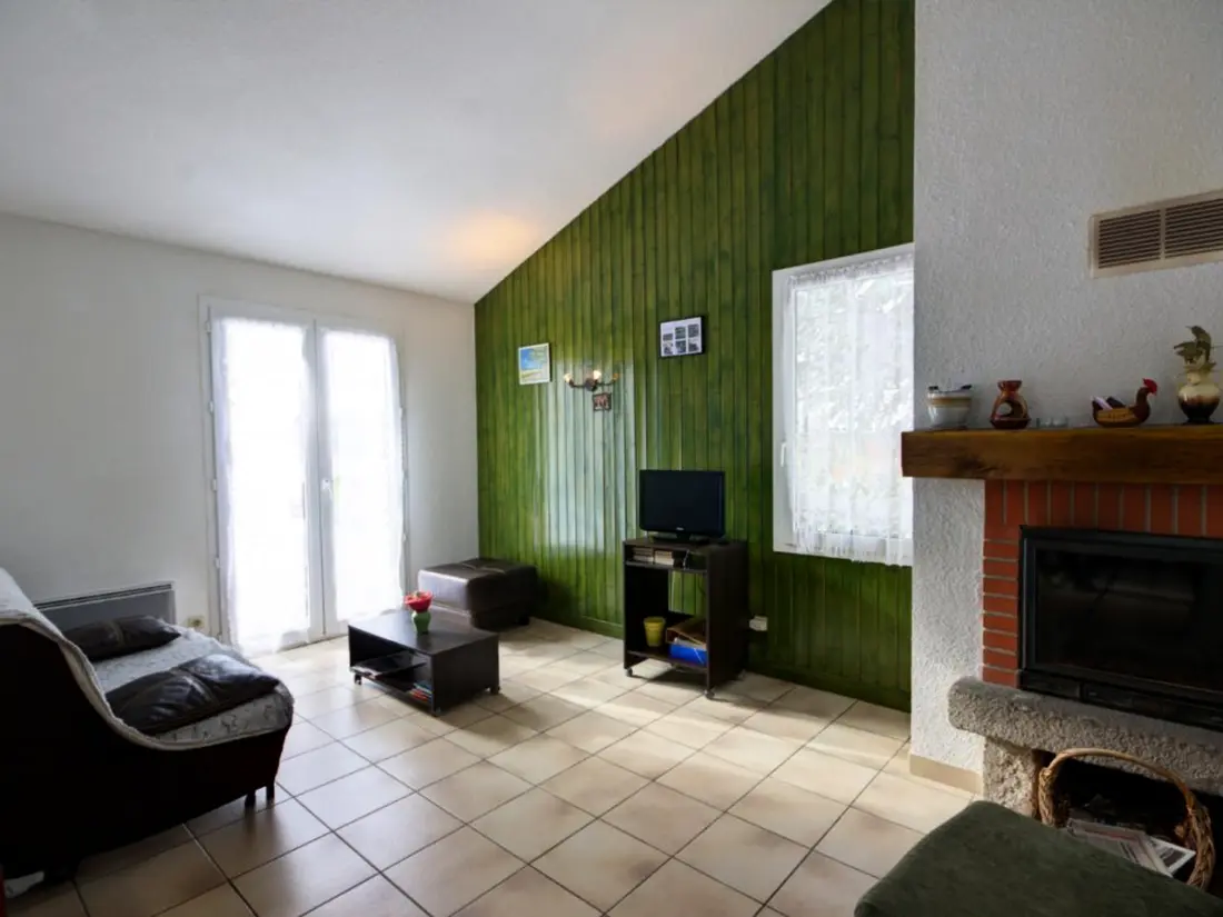 Maison de Vacances USSON-EN-FOREZ 2