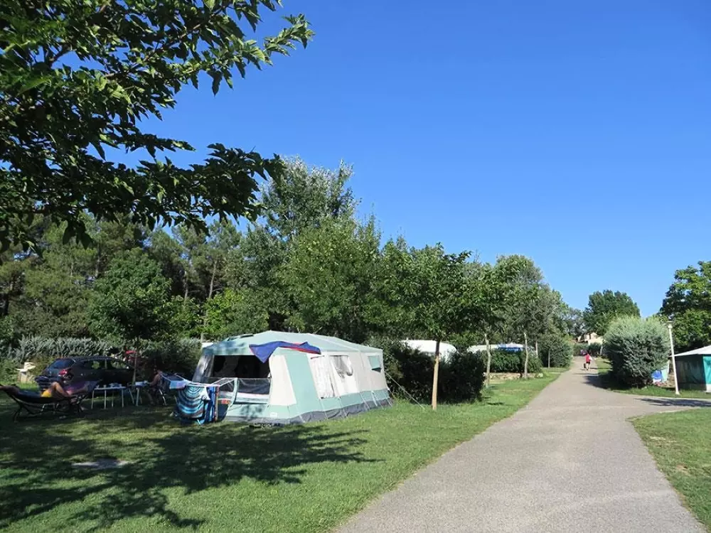 Camping La Rouvière Les Pins 3 étoiles★★★