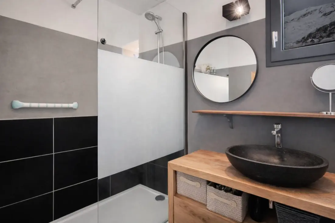 Adonis A, Appartement Spacieux Et Traversant, Cosy Et Rénové