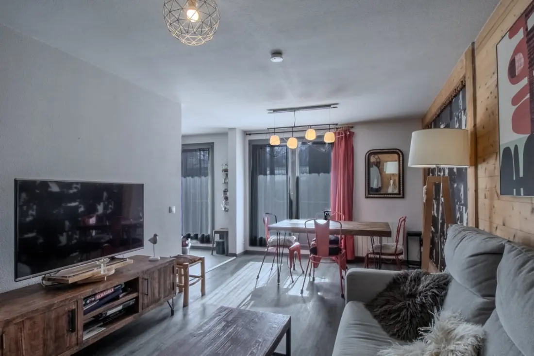 Adonis A, Appartement Spacieux Et Traversant, Cosy Et Rénové