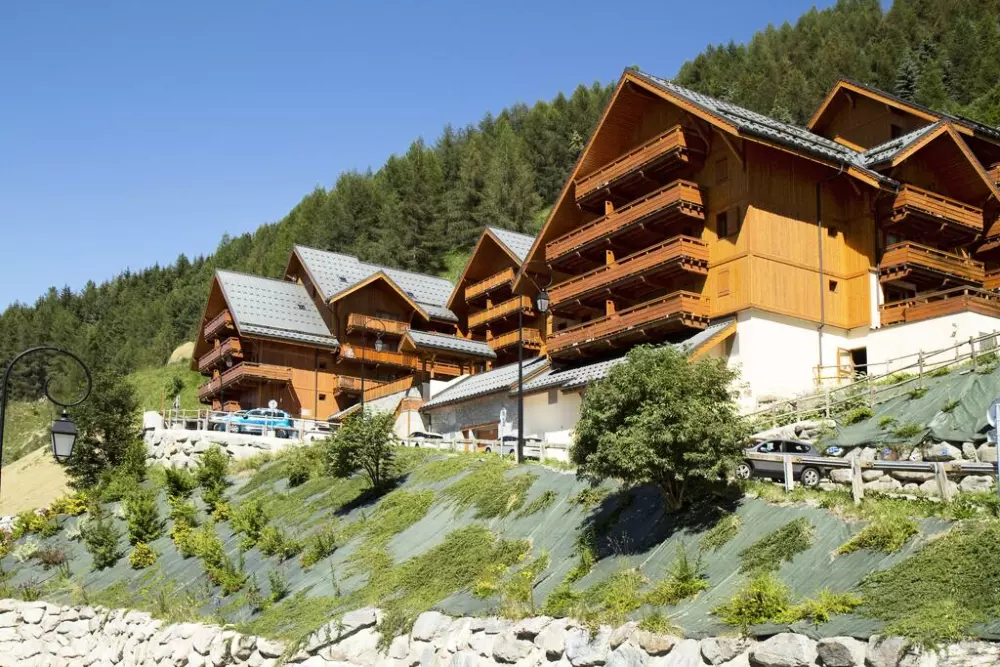 Résidence Odalys Le Hameau et Les Chalets de la Vallée d'Or 3 étoiles★★★