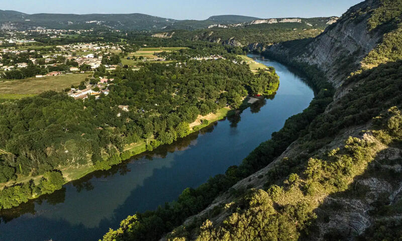 Camping L'Arc en Ciel*** - Vallon-Pont-d'Arc - 15