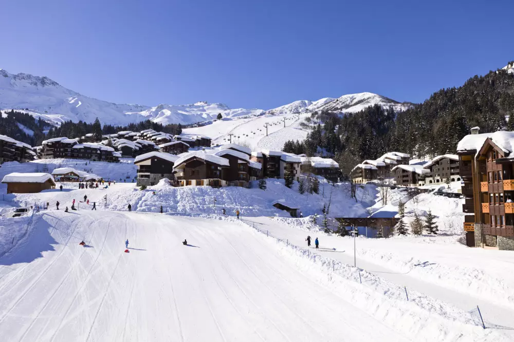 Studio avec belle vue dégagée sur la station à 10 min du centre - maeva Home
