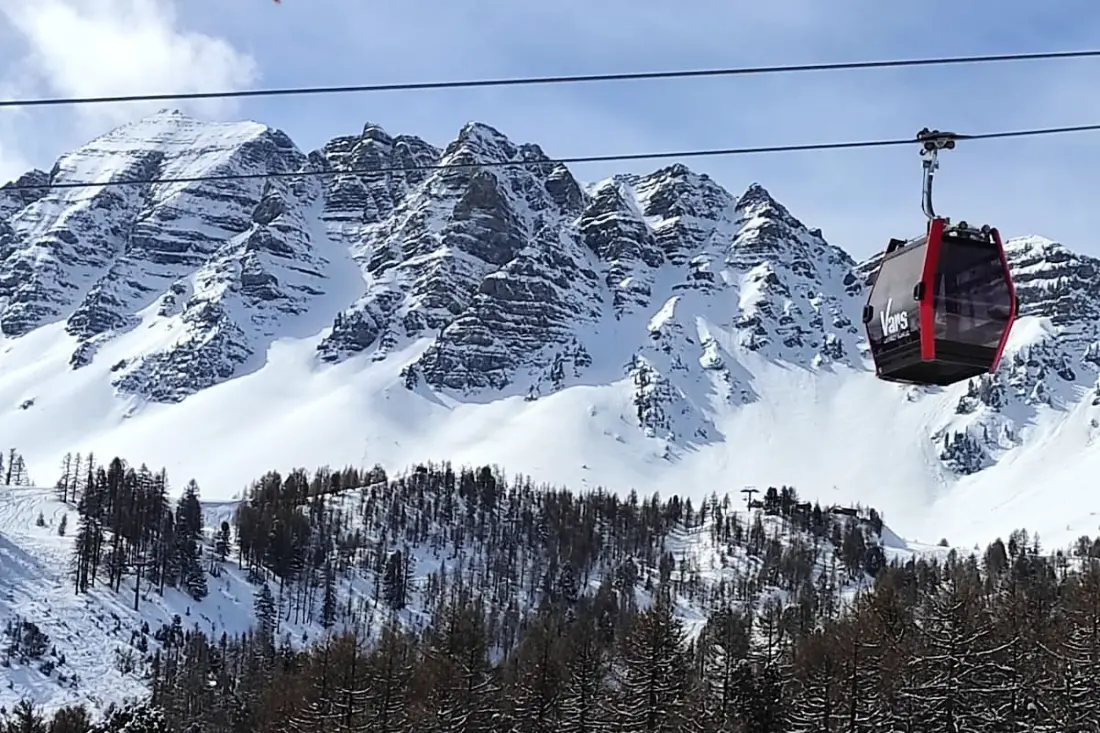 Chalet Familial 3 Chambres • Jardin 600 M² • Vars