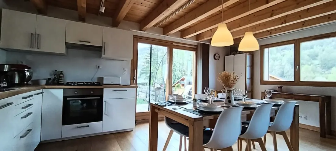 Chalet Familial 3 Chambres • Jardin 600 M² • Vars