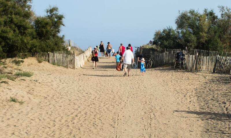 Camping Les Sablines - Vendres-Plage - 2
