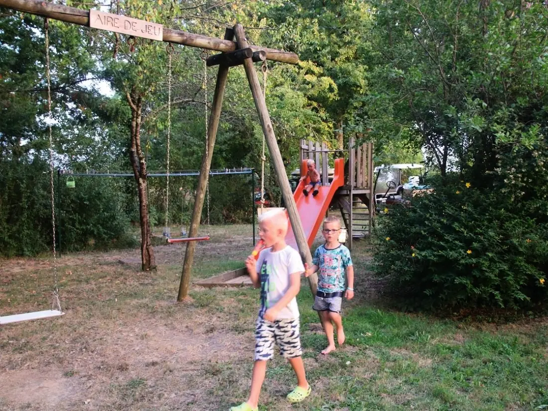 Camping FONTAINE DU ROC 3 étoiles★★★